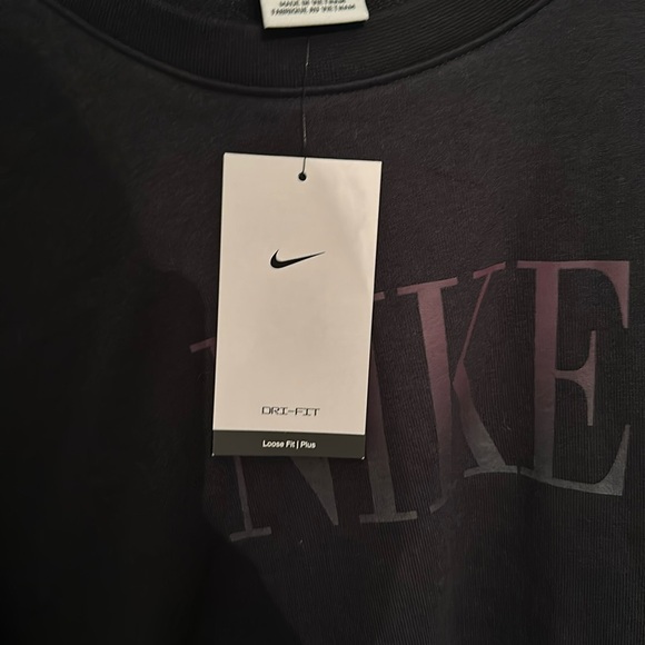 NWT Nikes Dri Fit Pullover Sweatshirt - Picture 5 of 5